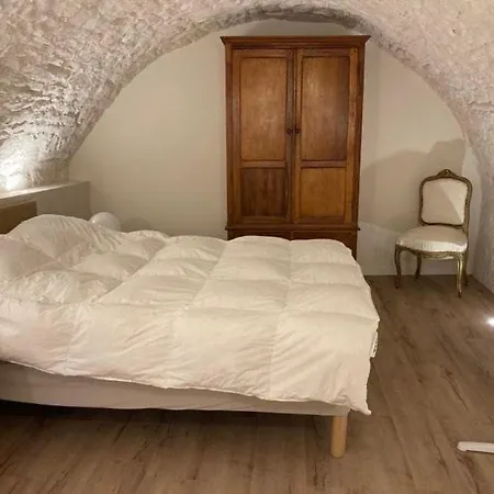 : En Pierres Apartment